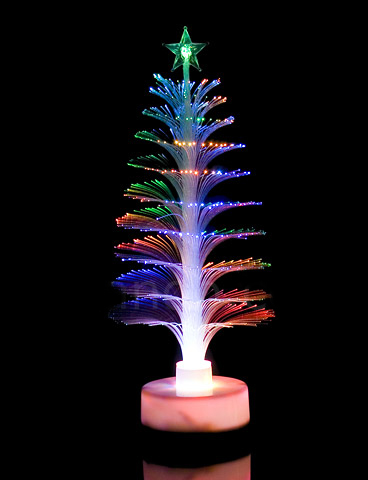 Árvore de natal feita de fibra óptica -