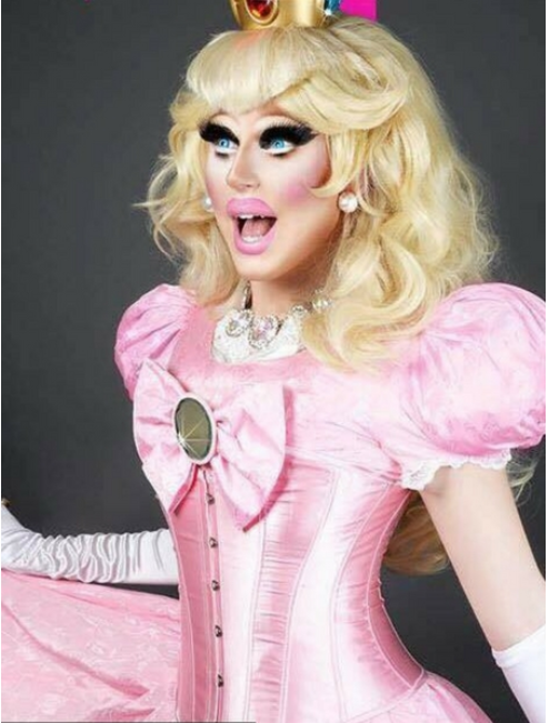 cosplay-drag-queen-peach