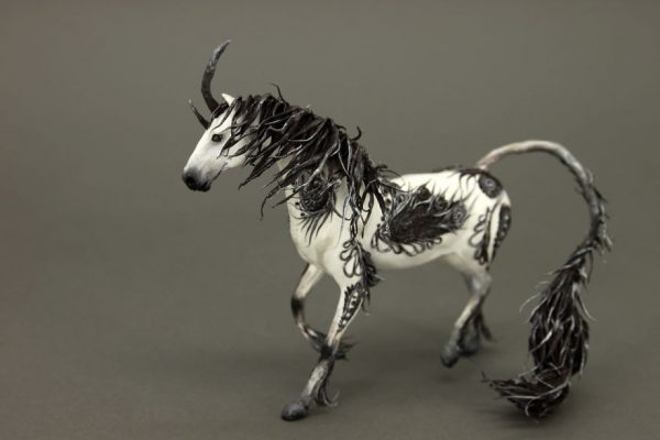 escultura-animais-fantasticos-argila-aveludada-19