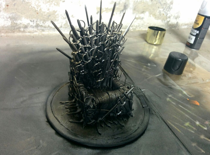 trono-de-ferro-game-of-thrones-suporte-celular-10