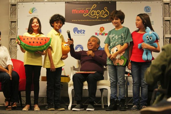 Mauricio de Sousa apresenta atores de 'Turma da Mônica – Laços