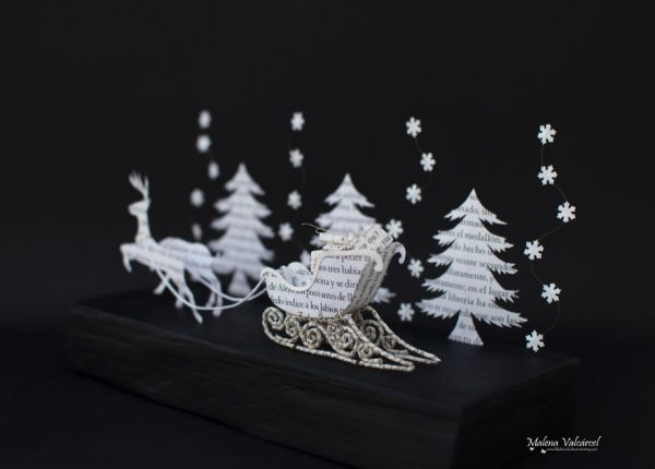 Miniature-Sleigh-with-reindeers-59fef48d44537__880
