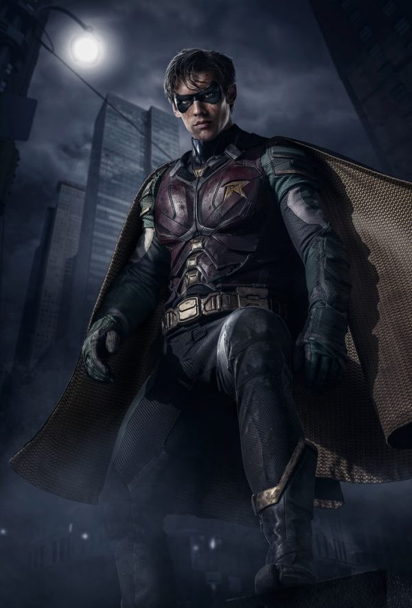 Titans-Robin-Costume-Full-Reveal