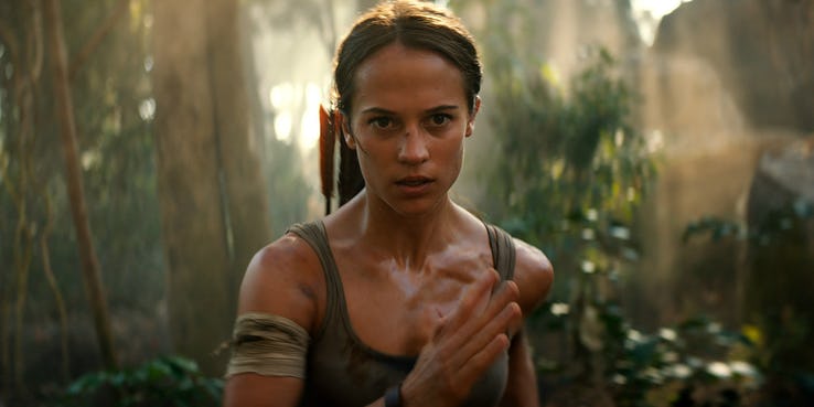 Tomb-Raider-Alicia-Vikander-as-Lara-Croft-running