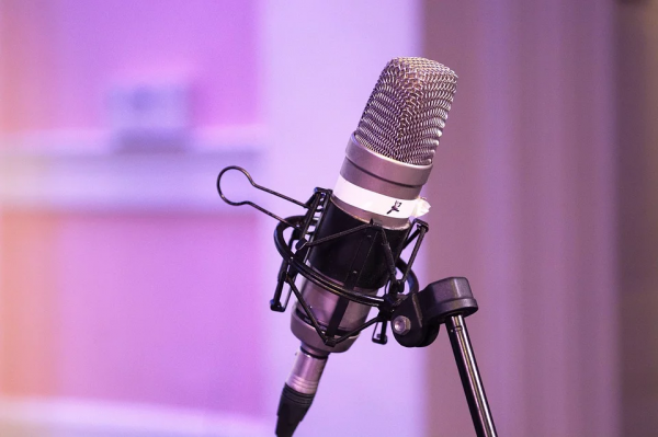  20 dicas de podcasts brasileiros apresentados por mulheres- Free Image on Pixabay - Podcast, Mic, Equipment, Microphone